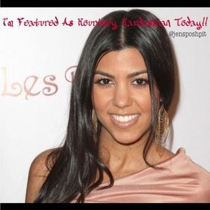 I’m featured today as Kourtney! Thank you @jensposhpit 👏👏🥰❤️🧑‍🎄🎄🍾🥂